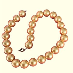 🥂 Lustrous 16” Golden Faux South Sea Pearl Necklace! 🤩
